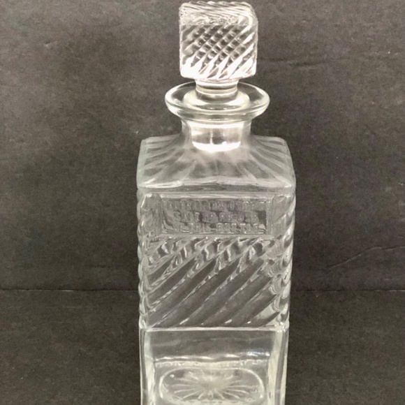 Antique Empty 1954 Old Mr. Boston Clear Glass Rum Bottle R174 with Glass Topper. - Picture 5 of 11